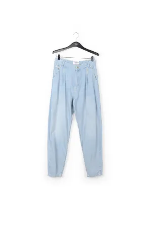 Light blue denim boyfriend jeans