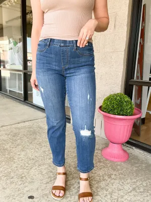 Mid Rise Distressed Boyfriend Pull On Judy Blue Jegging / Size 3
