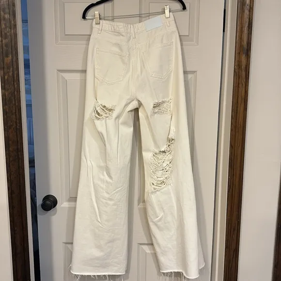 missguided bum cutout boyfriend jeans in white via asos