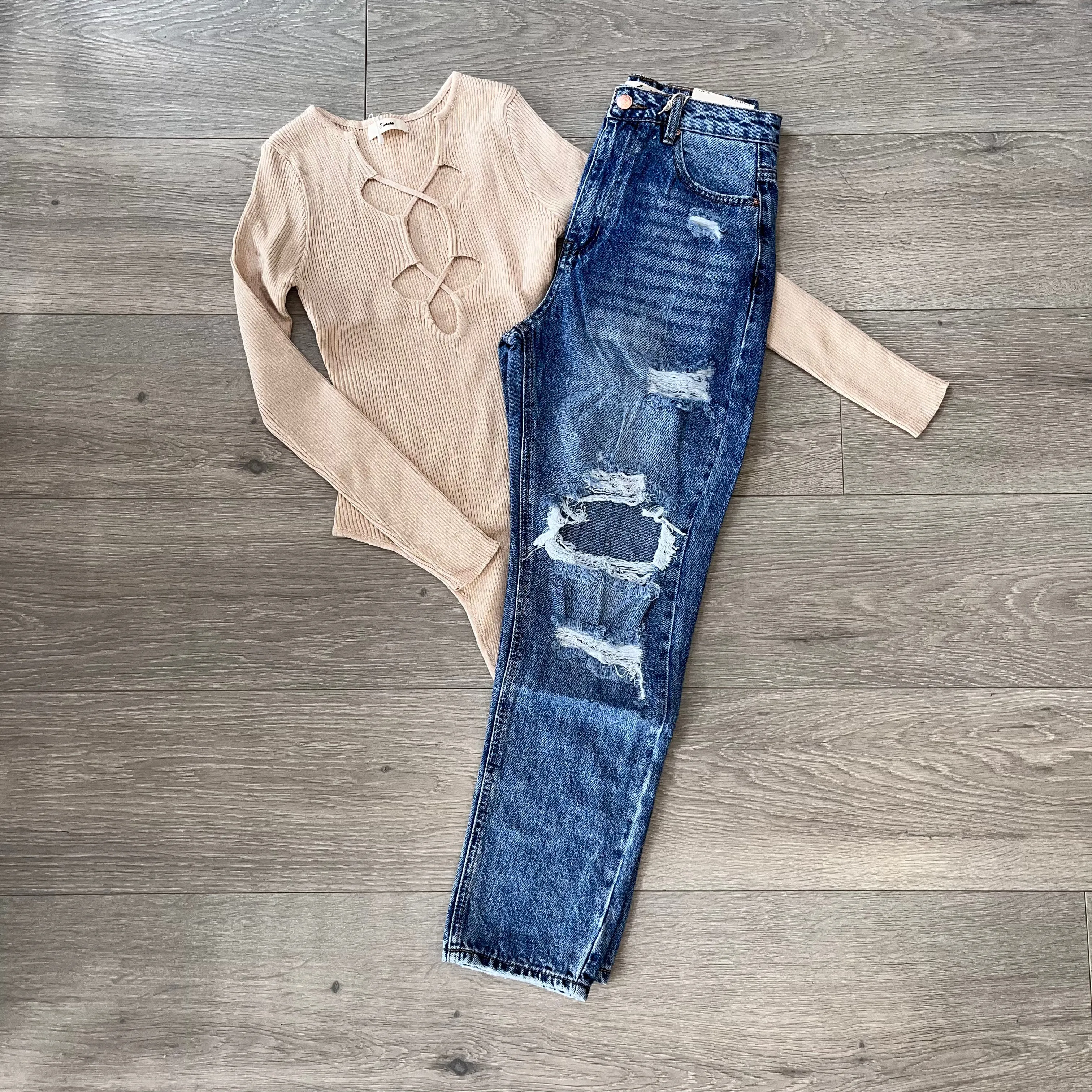 Myra ripped detail mom jeans