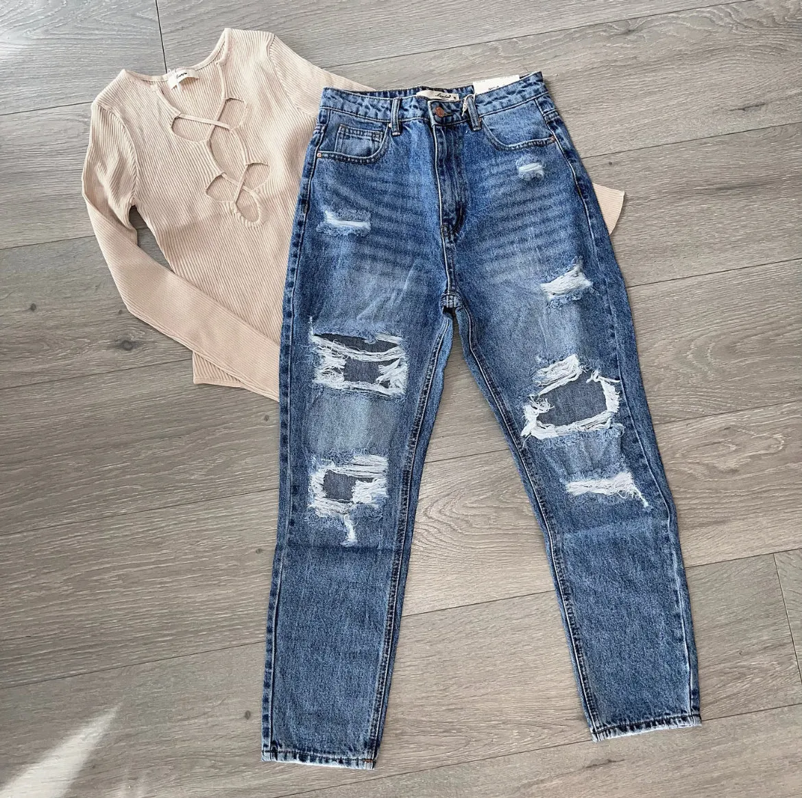 Myra ripped detail mom jeans