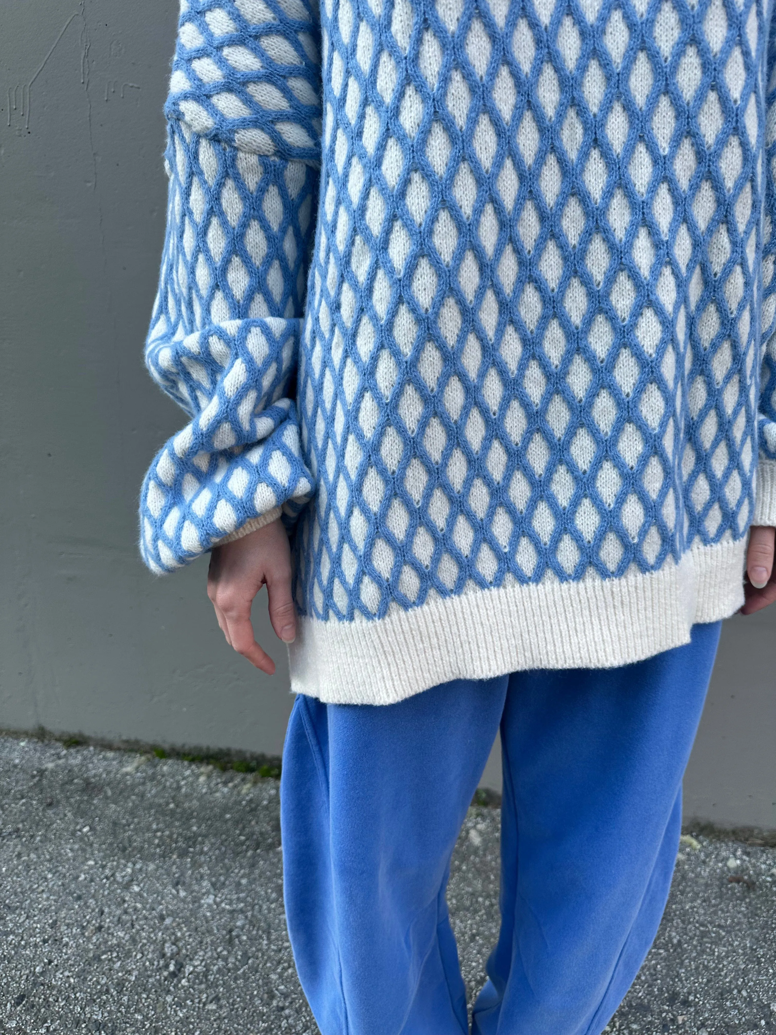 Nat Knit Sweater in White Blue