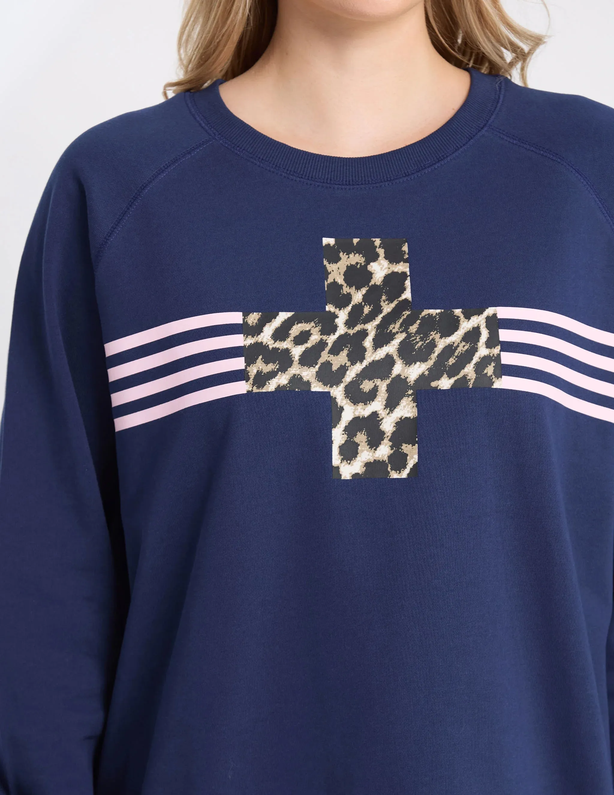 NAVY STAR CROSSED SWEATER