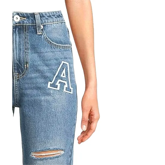 No Boundaries Medium Enzyme Juniors' Mom Jeans with NY 93 Denim Crew Patchwork