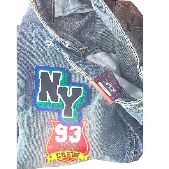 No Boundaries Medium Enzyme Juniors' Mom Jeans with NY 93 Denim Crew Patchwork