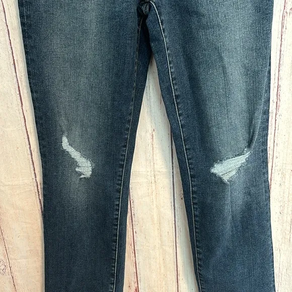 NWT Joe’s The Niki Distressed Boyfriend Jeans