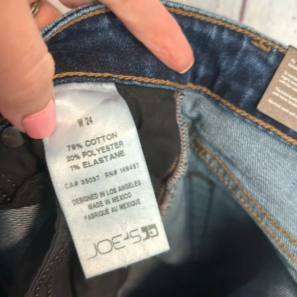 NWT Joe’s The Niki Distressed Boyfriend Jeans
