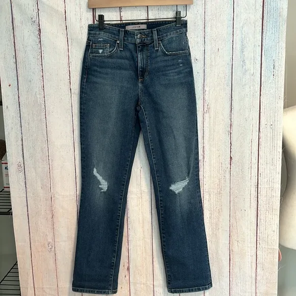NWT Joe’s The Niki Distressed Boyfriend Jeans
