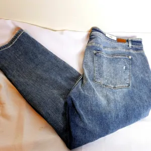 NWT Judy Blue brand&quot;The Totally Distressed Out&quot;Plus-size Boyfriend fit jeans 22W