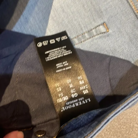 NWT Liverpool Slim Boyfriend Jeans! Size 24W