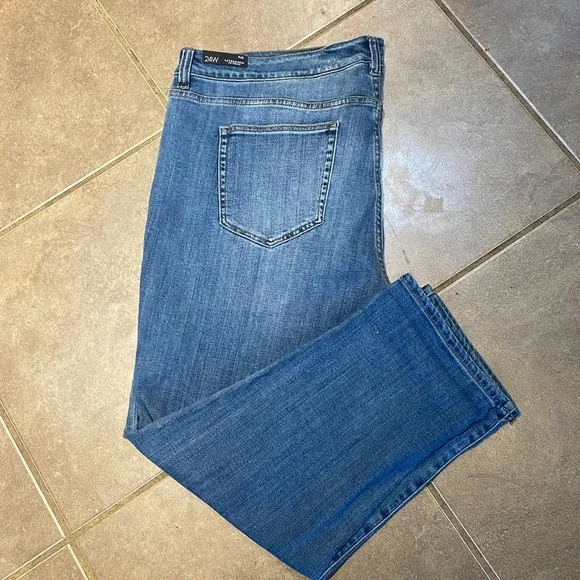 NWT Liverpool Slim Boyfriend Jeans! Size 24W