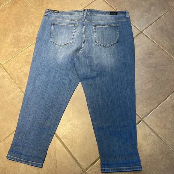 NWT Liverpool Slim Boyfriend Jeans! Size 24W