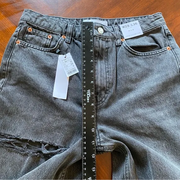 NWT Top Shop Mom Jeans 6 / 28 Distressed Tapered Leg Tall Black