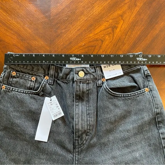 NWT Top Shop Mom Jeans 6 / 28 Distressed Tapered Leg Tall Black