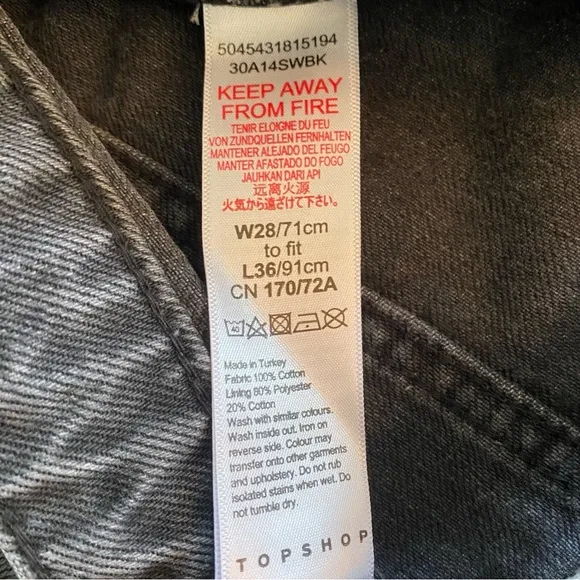 NWT Top Shop Mom Jeans 6 / 28 Distressed Tapered Leg Tall Black