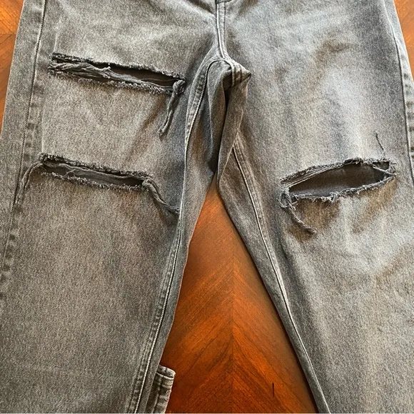 NWT Top Shop Mom Jeans 6 / 28 Distressed Tapered Leg Tall Black
