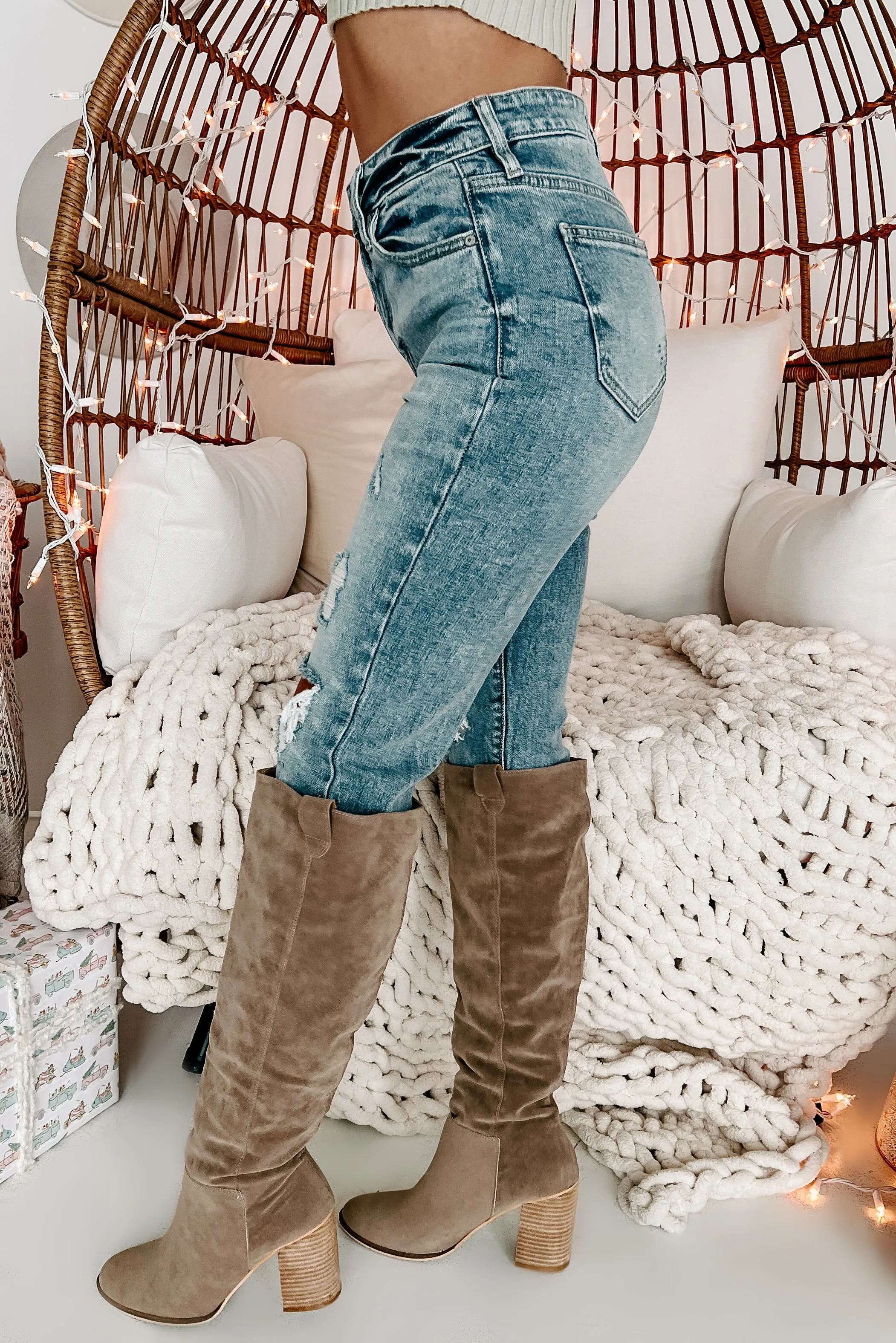 Setting Boundaries Eunina High Rise Distressed Mom Jeans (Medium)