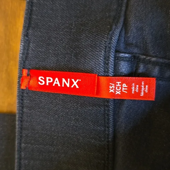 SPANX Ankle Straight Leg Jeans in Vintage Black