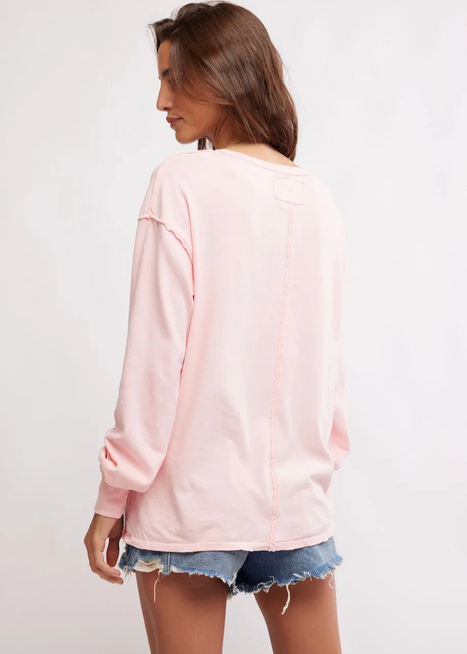 T-shirt maniche lunghe Fade Into You in Pale Rosette di Free People
