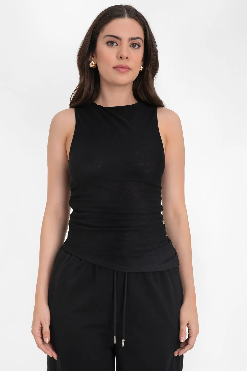 Top de mesh con plisados cuello redondo