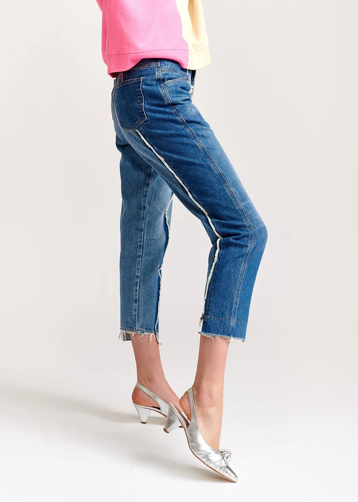 Two-tone frayed boyfriend jeans