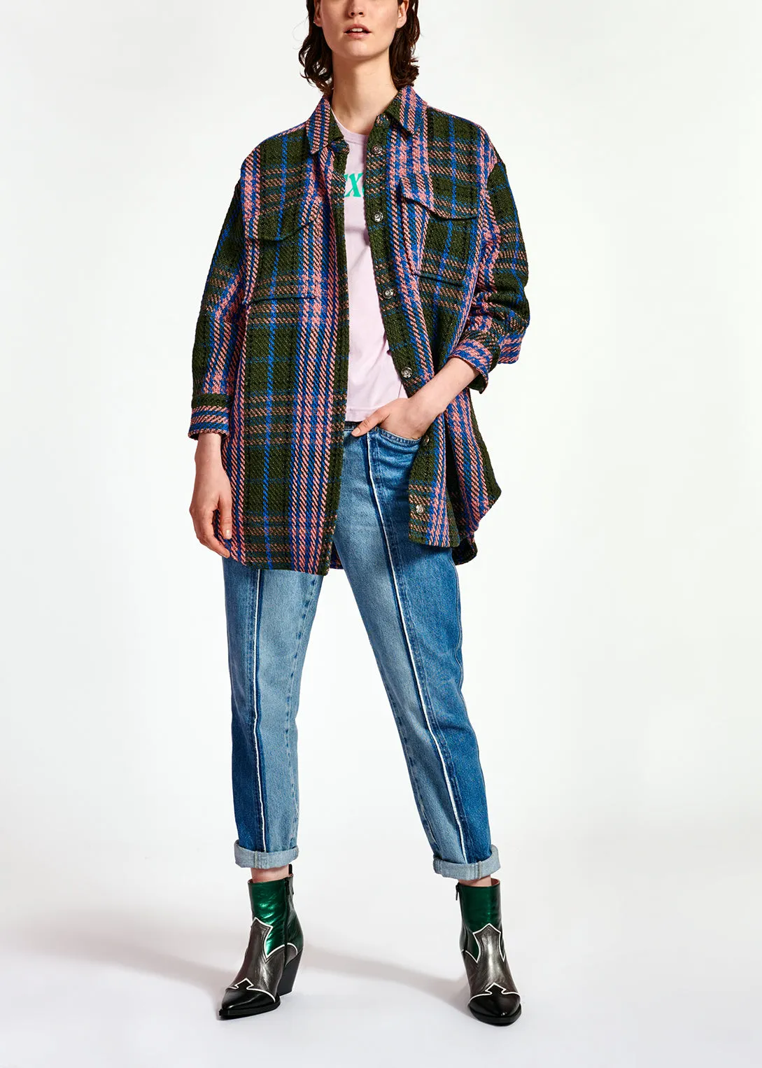 Two-tone frayed boyfriend jeans