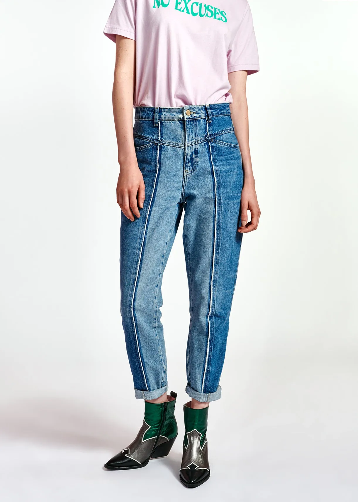 Two-tone frayed boyfriend jeans