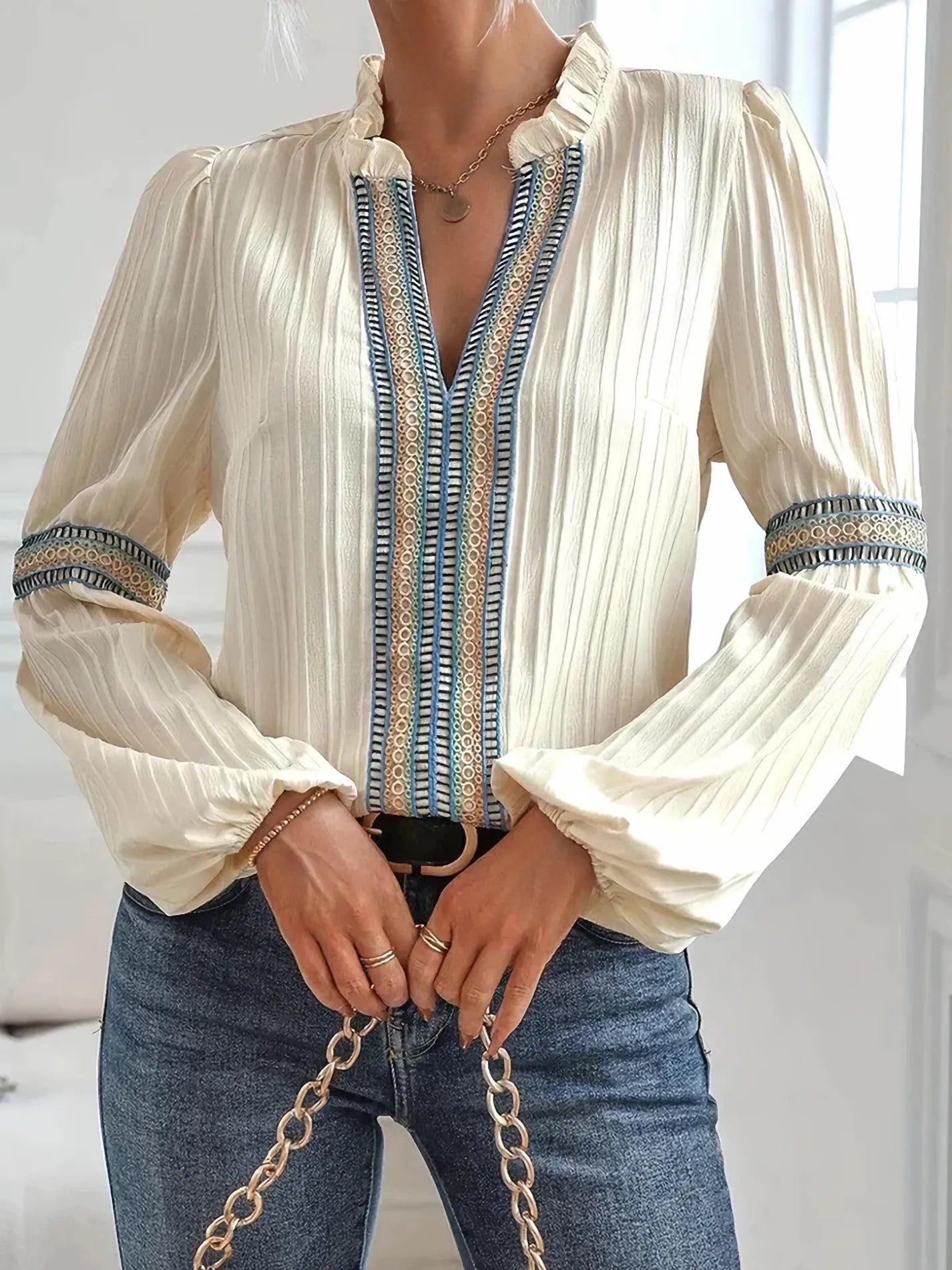 VINA - SOPHISTICATED LACE TOP