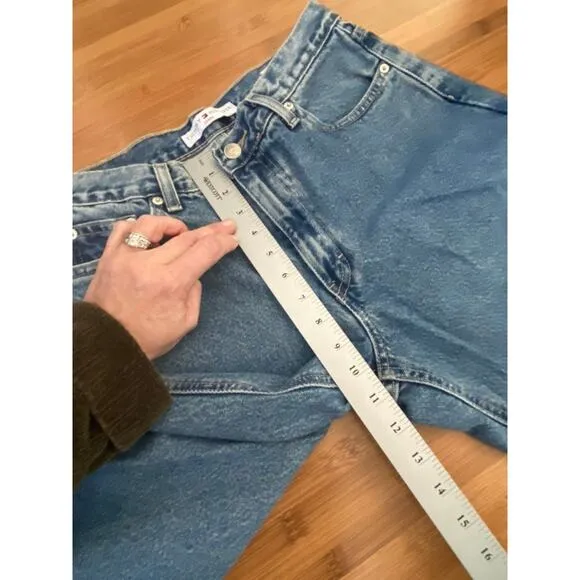 VTG Tommy Hilfiger Jeans 8 triple t blue denim ladies 30 mom leather logo patch