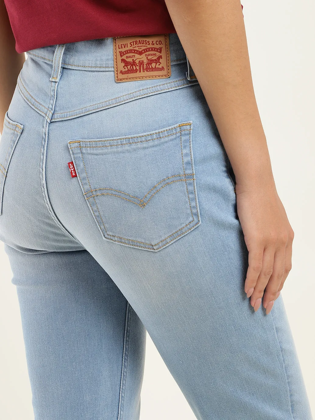 Women's 80s Blue Tapered Fit High Rise Jeans