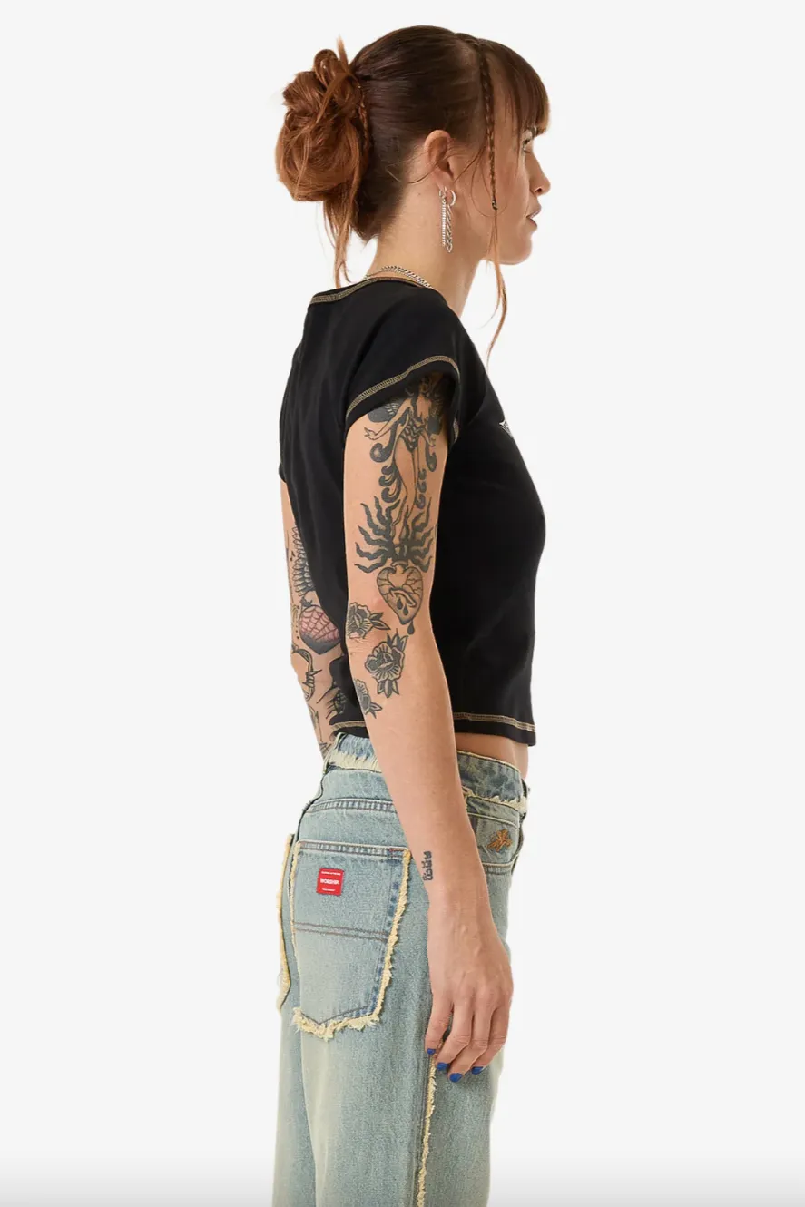 WORSHIP SUPPLIES METALX Y2K RAGLAN TEE - BLACK